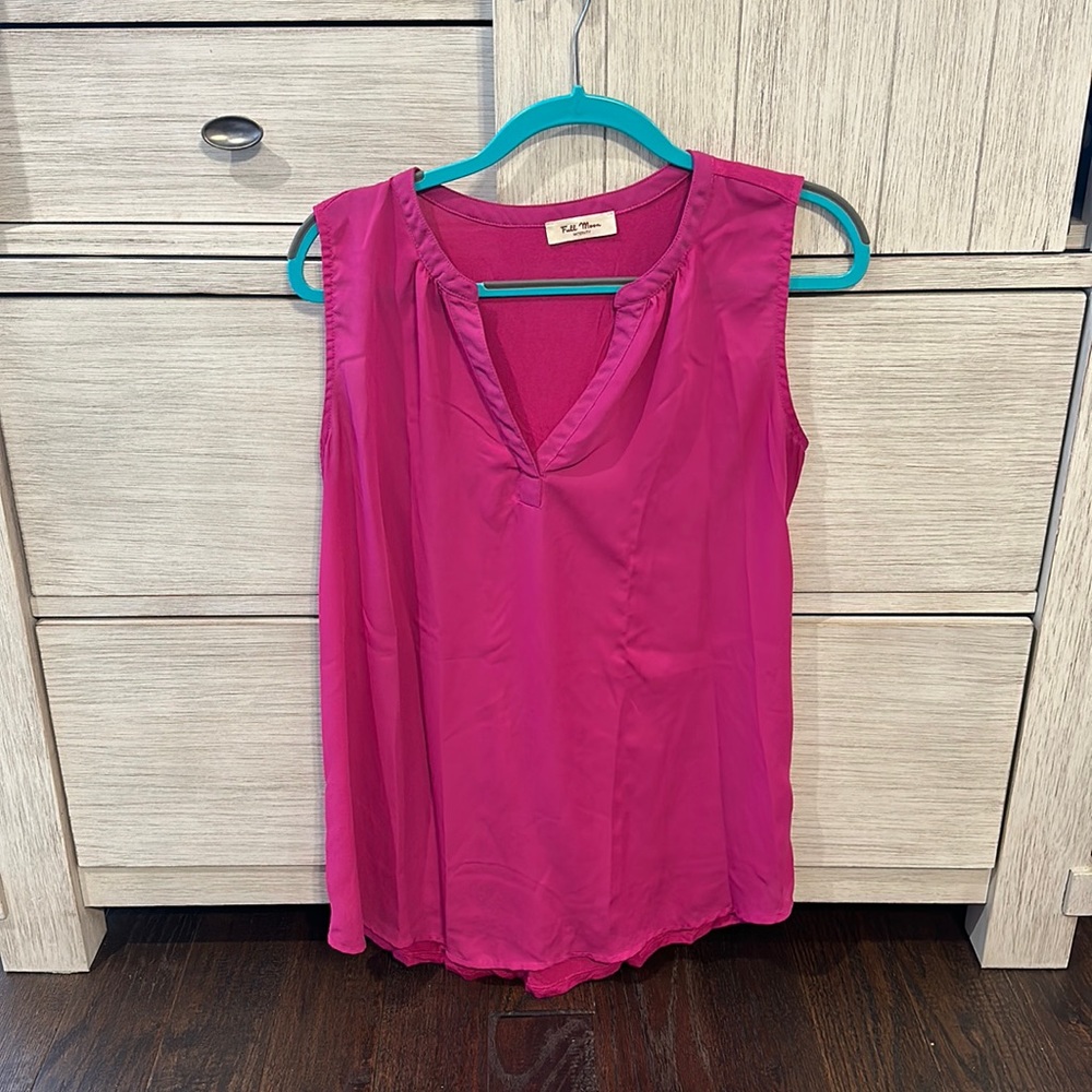 Maternity top.